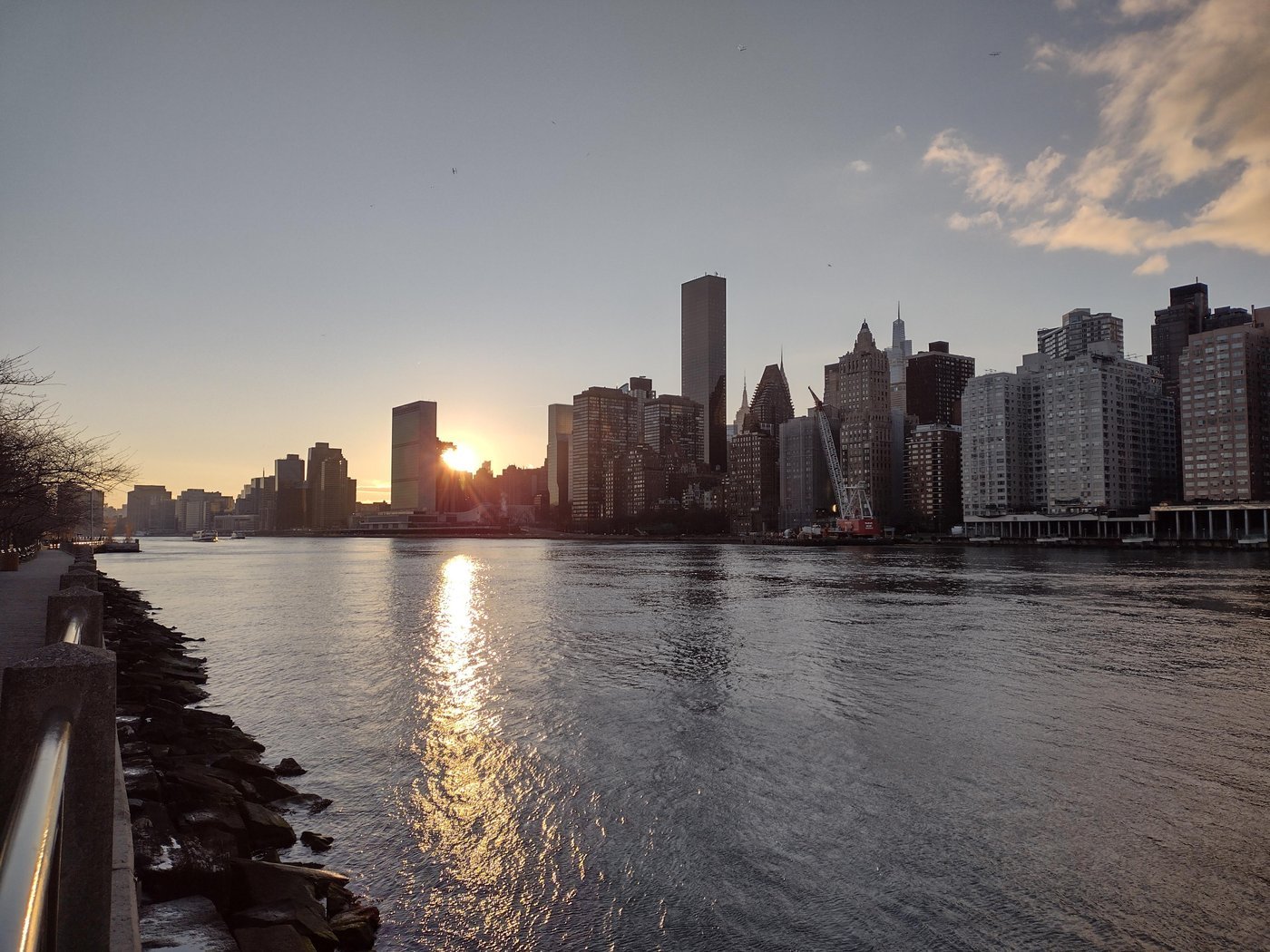 Закат над Манхэттеном, вид с острова Рузвельта