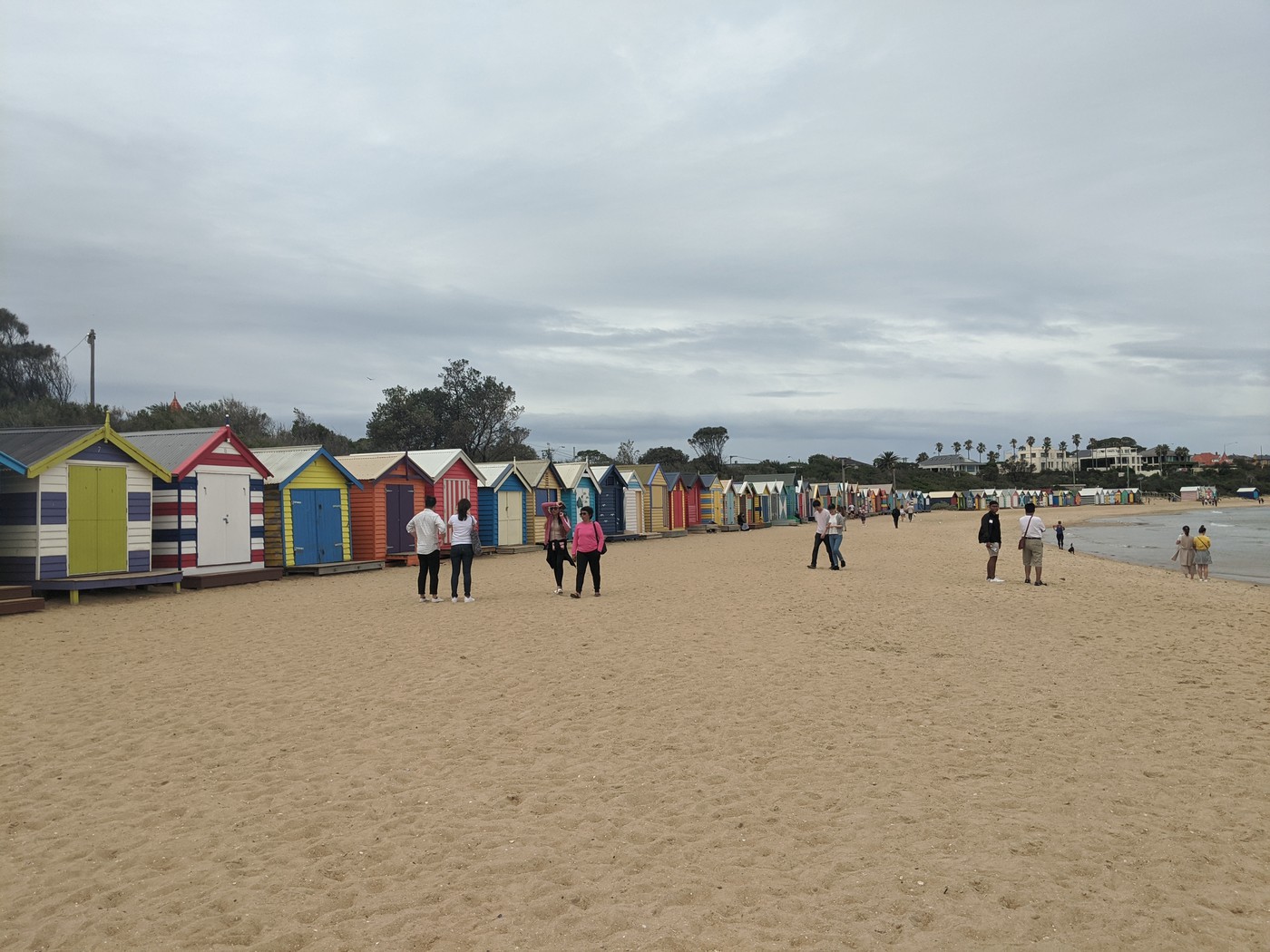 Brighton beach - пляж с очень дорогими сараями