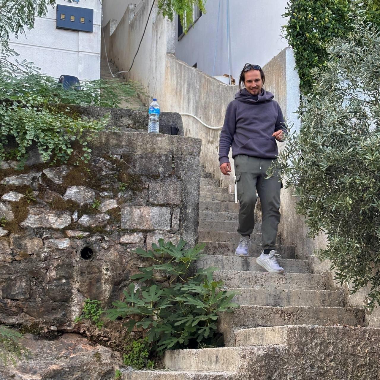 ето петя, он не умеет плохо выглядеть