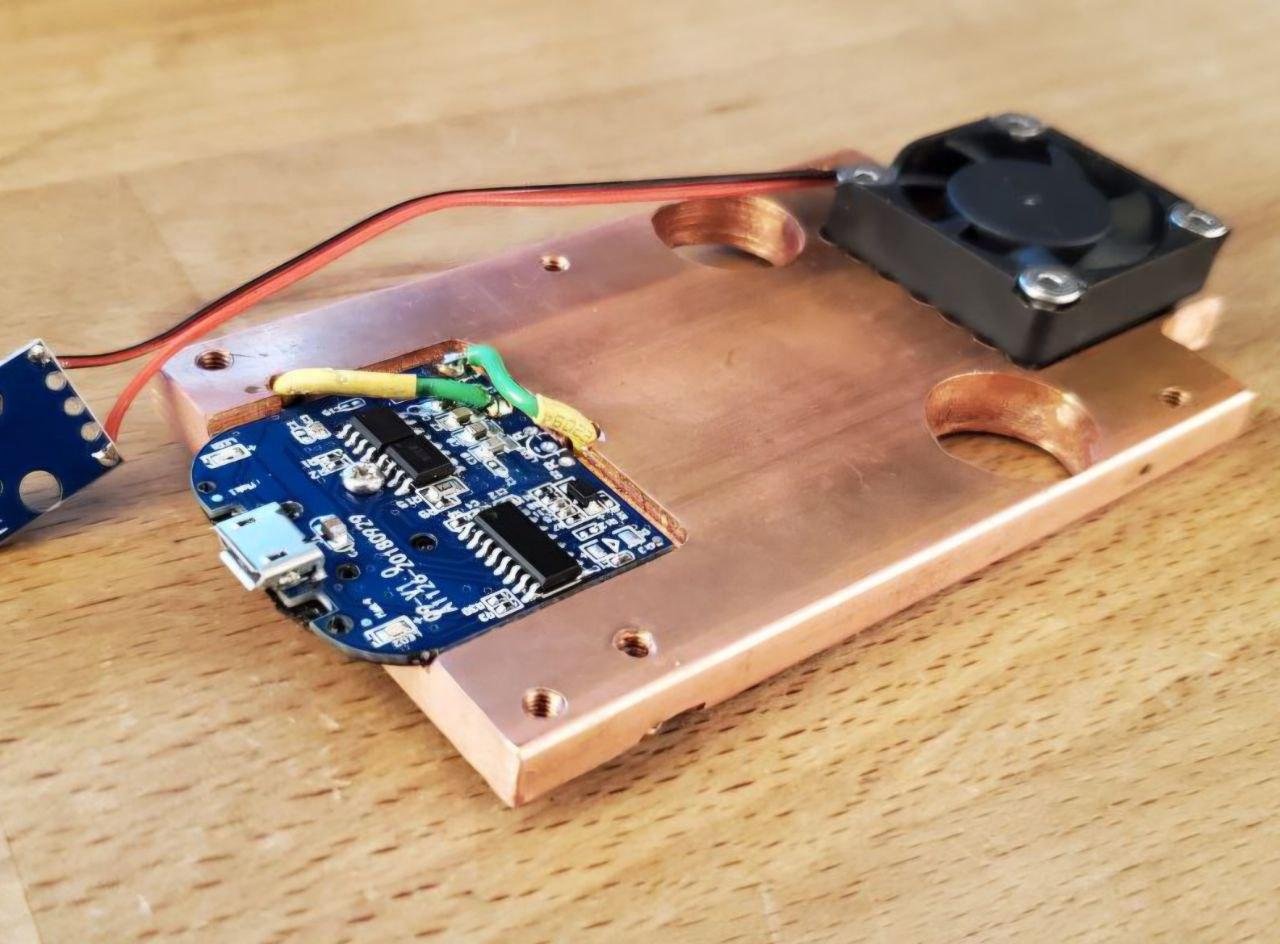 Внутренности (катушка снизу)