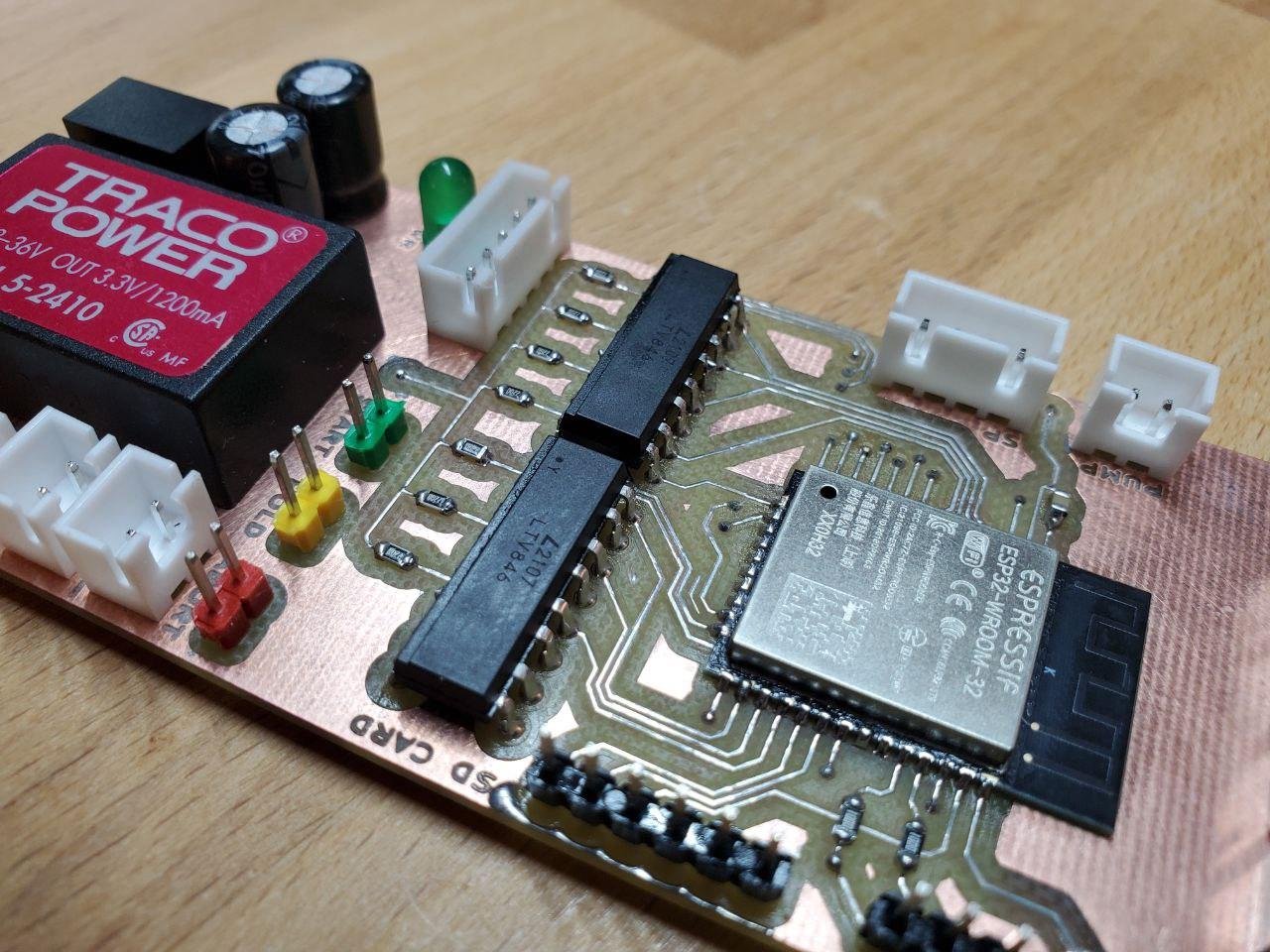 А вот так оно выглядит распаянным