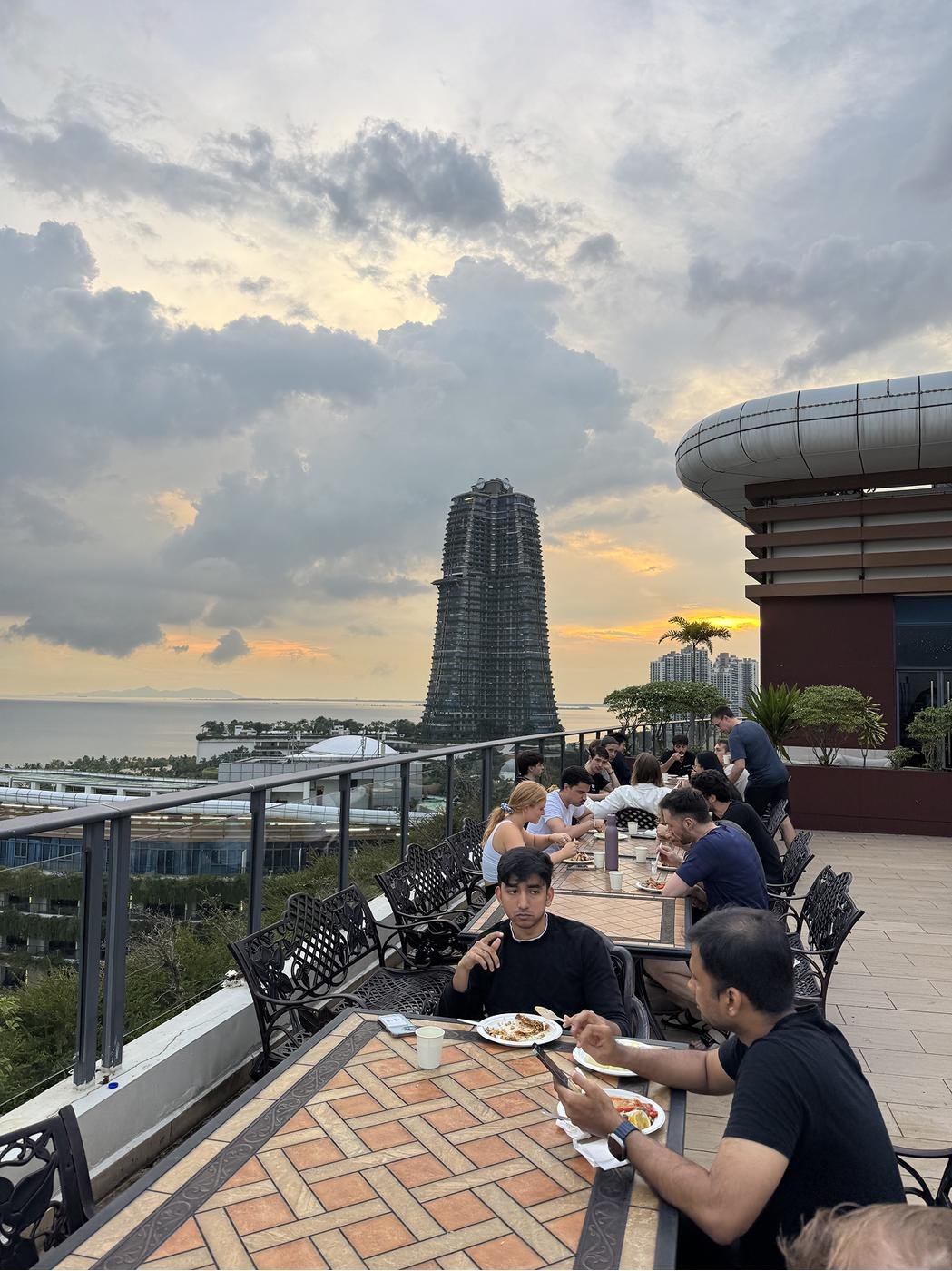 Ужин на 13 этаже