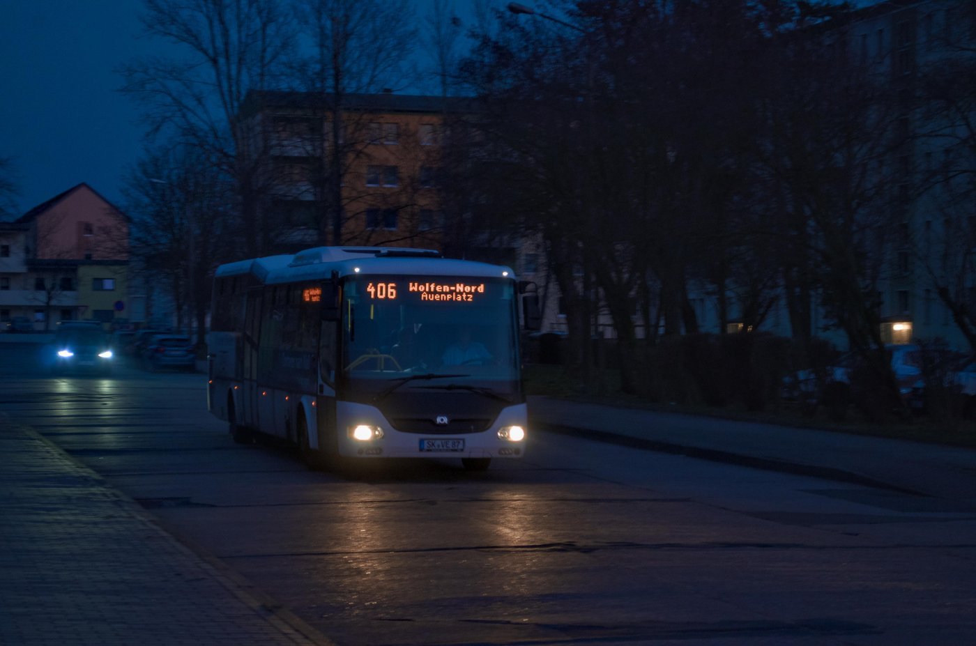 Четыреста шестой спешит на Auenplatz