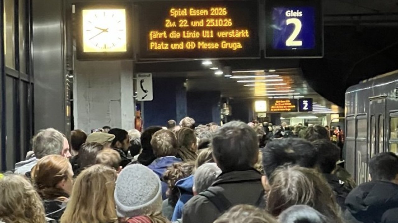 По утрам U11 идёт от Essen Hbf до выставки без остановок