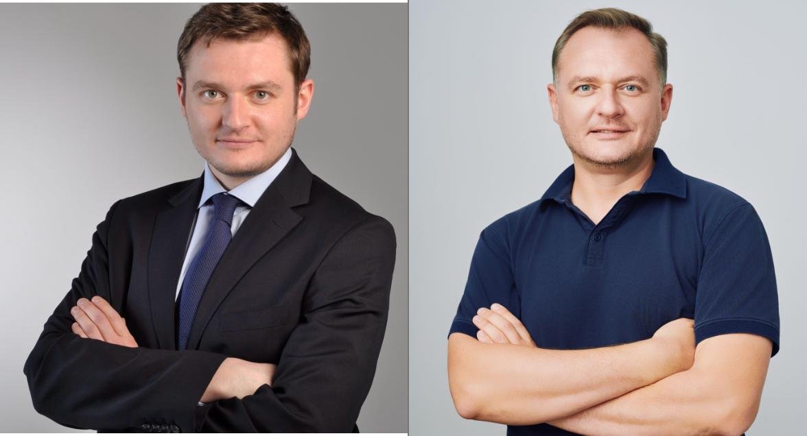 На старт бизнеса в 2011 году сделал фотосессию для сайта и презентаций, следующая фотом уже из прошлого года - в поло все-таки больше свободы, даже в найме