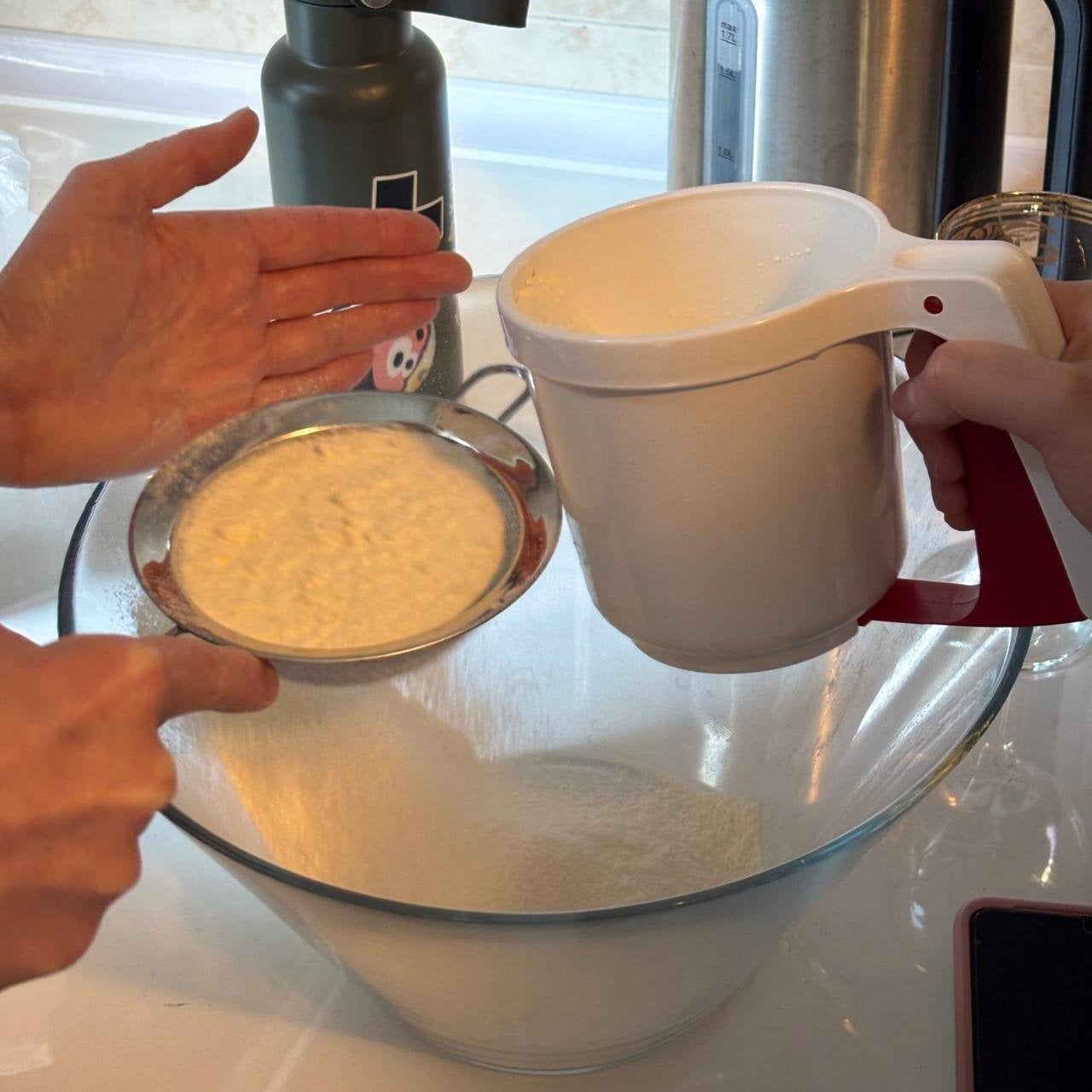 просеиваем муку