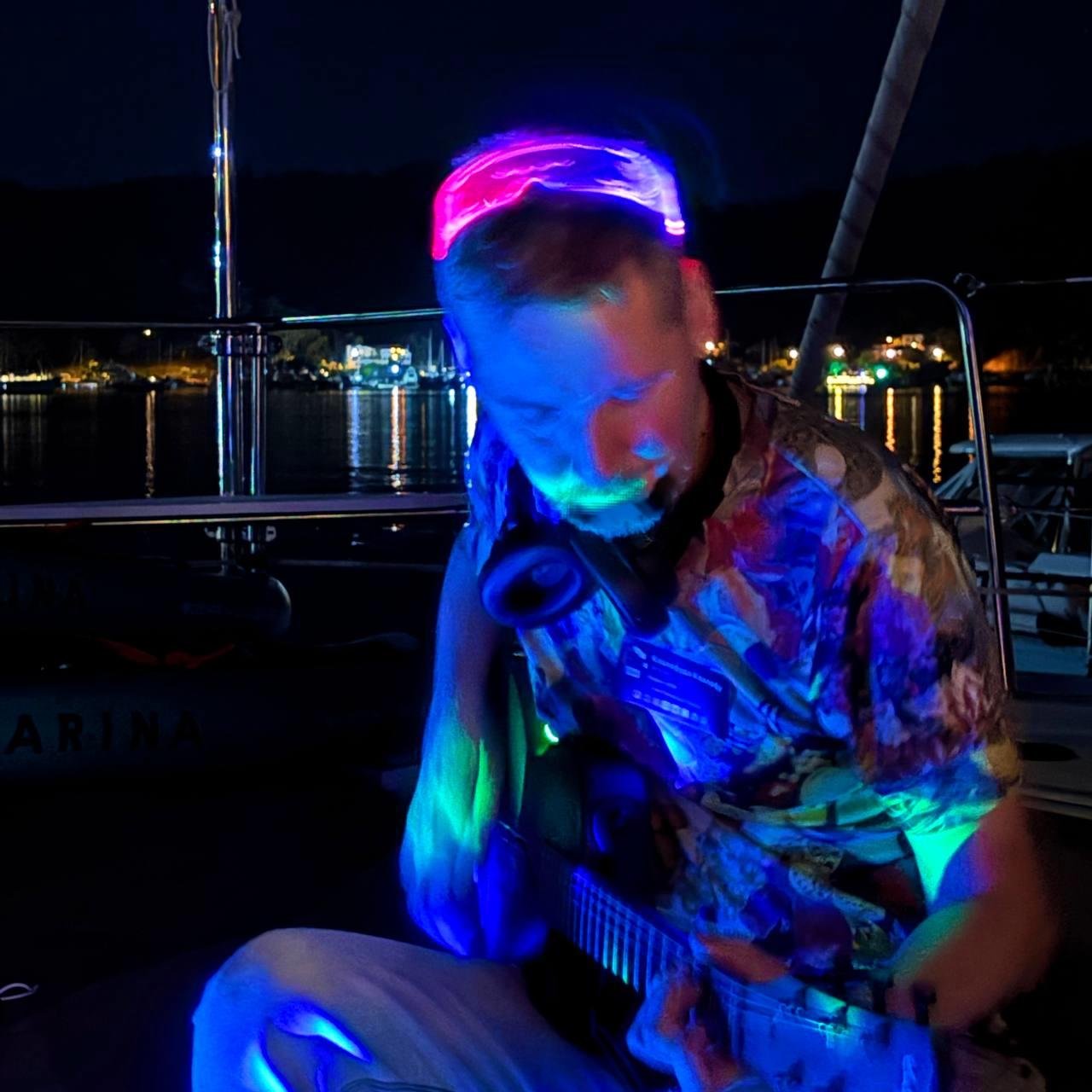 размазанный клалофу поёт про весёлую гранату