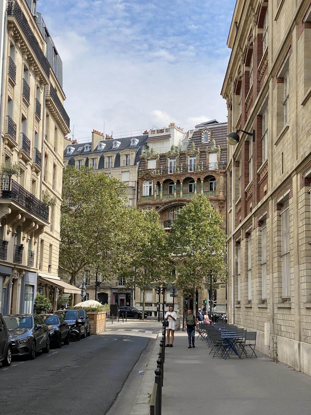Типичная улица в Париже