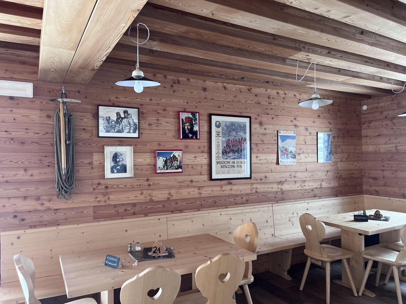 Один из новых (или, скорее, обновленных, рефюджио. Но уют и атмосферность сохранены!