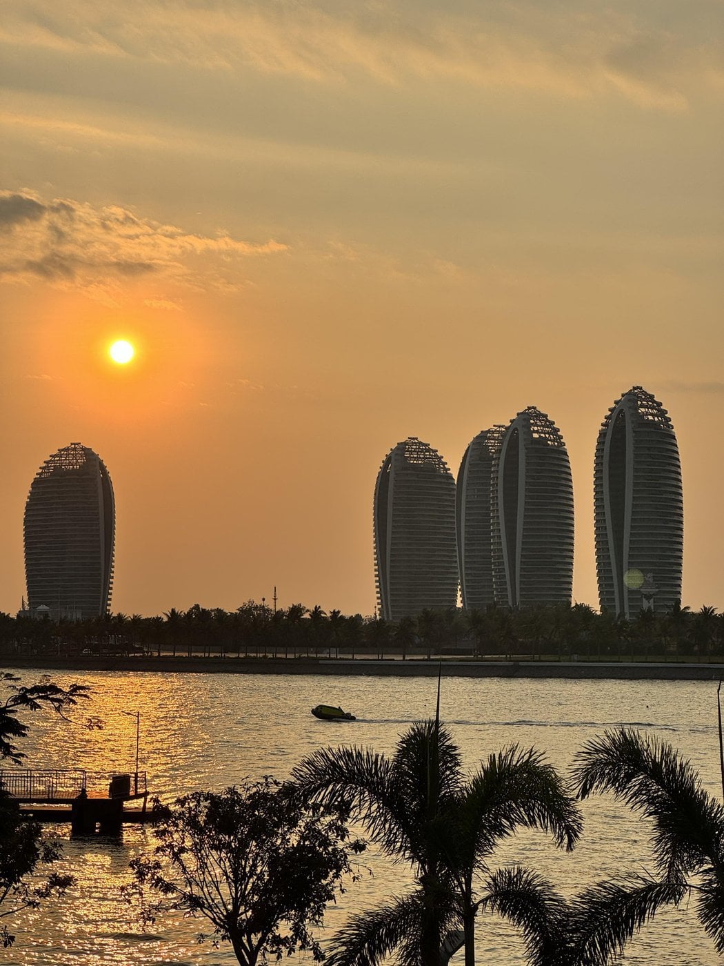 Это кстати отели, Phoenix что-то там и по отзывам их не рекомендую