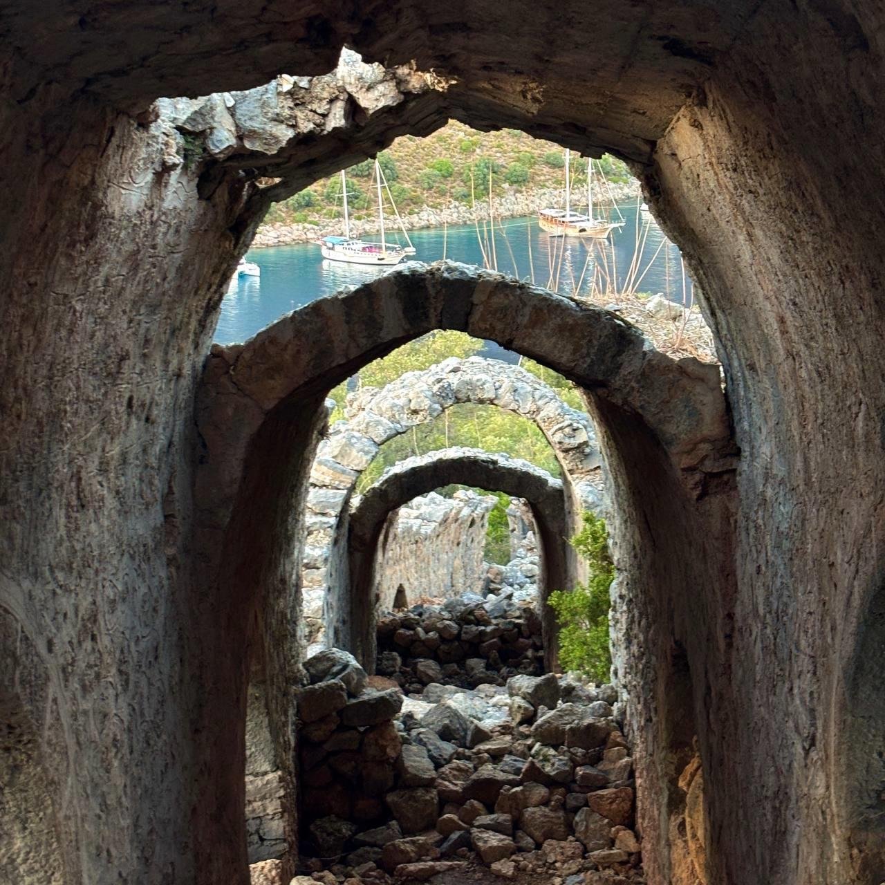 какие-то древние постройки века 6-7