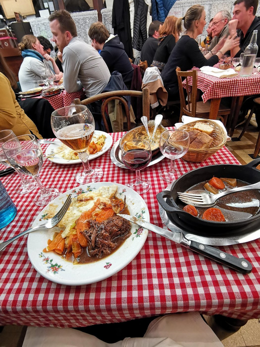 Нет, ну вы посмотрите на эту красоту! Нежнейшее мяско прямо тает во рту.