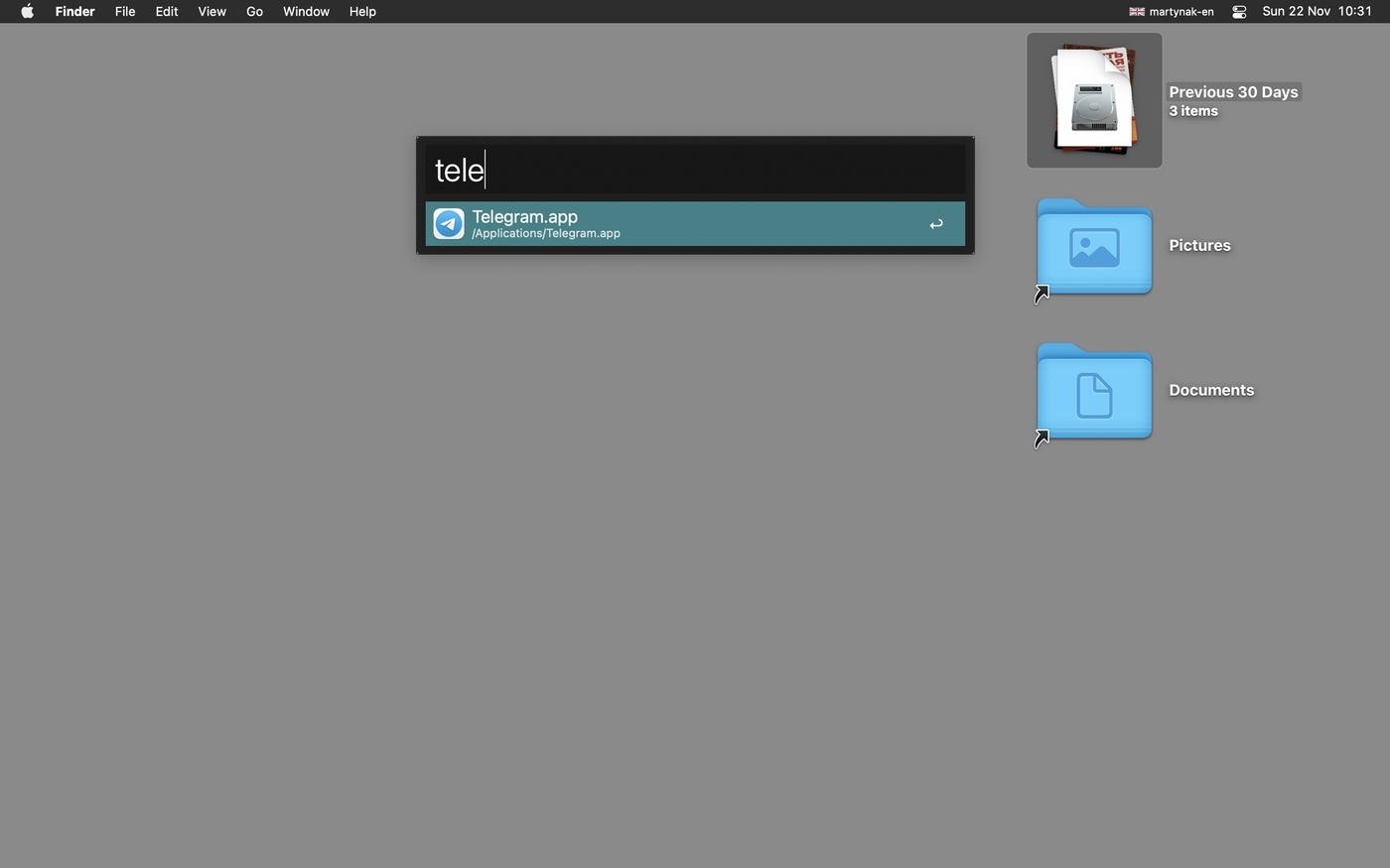 Spotlight или Alfred (MacOS) — активируются по ⌘ + space