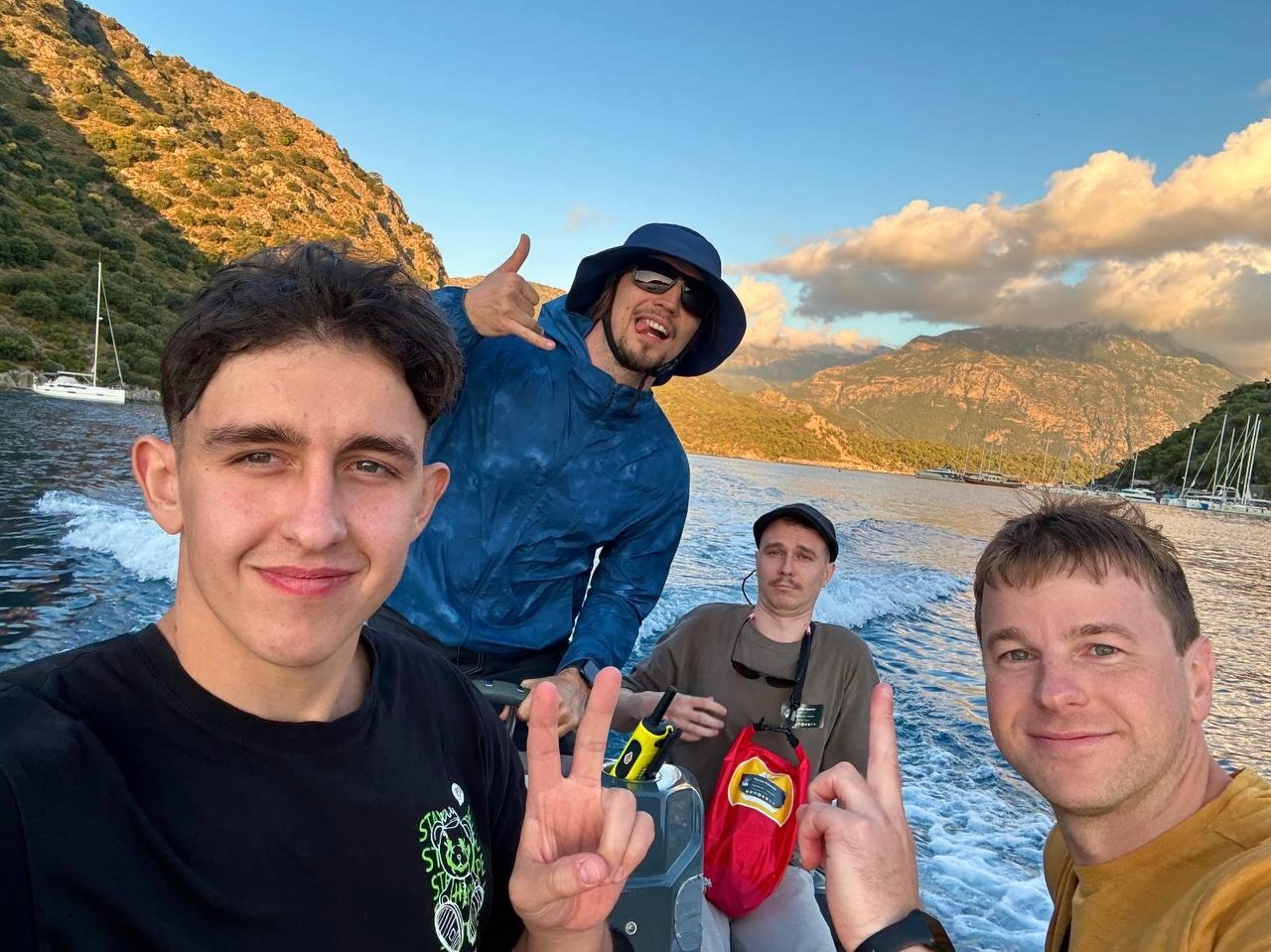 капитан везёт сборную команду