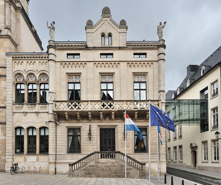 Парламент Люксембурга, где заседают 60 депутатов. Дискутируют на люксембургском, законы пишут на французском. Cayambe / Wikimedia Commons, CC BY-SA 3.0