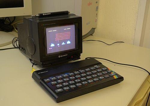 ZX Spectrum, подключенный к телику. Ставь лайк если тебе за 50 и ты вспомнил юность