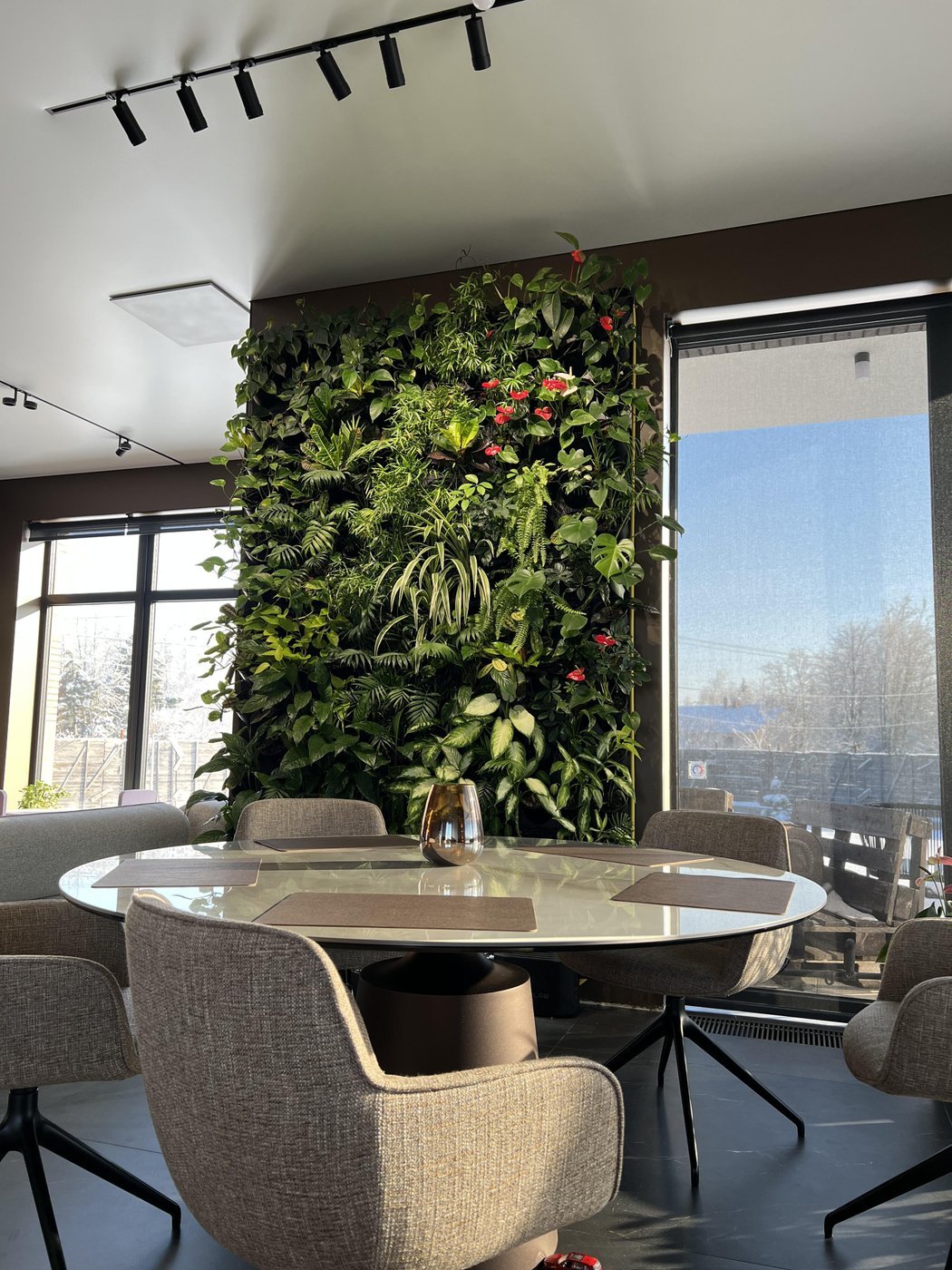 Неслучайная картинка из мой фотогалереи для привлечения внимания. Моя стена