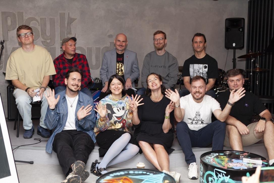 Всем привет, с вами подкаст Подлодка!