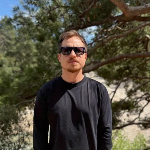 Аватар Artem Kolupaev