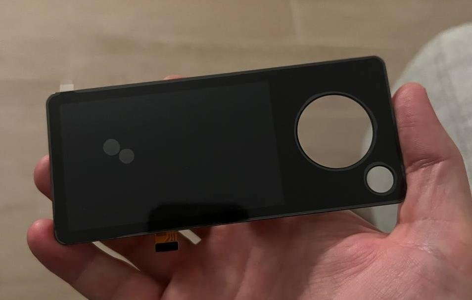Только-только доставленный кастомный LCD для DVT, красота, конечно